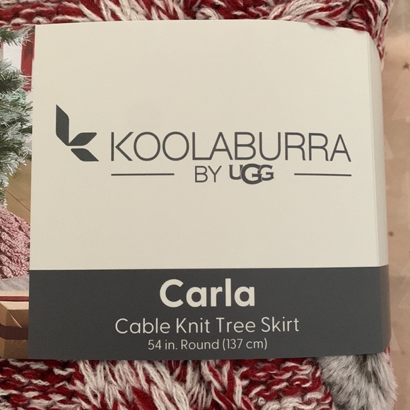 Koolaburra by UGG 54” Tree skirt Redwood, NIP - Picture 3 of 9